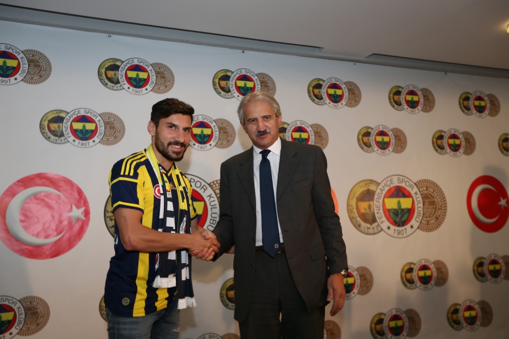 Şener Özbayraklı: "Uzun zamandır kendimi Fenerbahçe için hazırlıyor galerisi resim 4