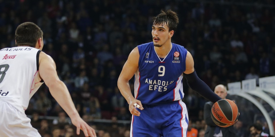 Anadolu Efes 63-76 Real Madrid