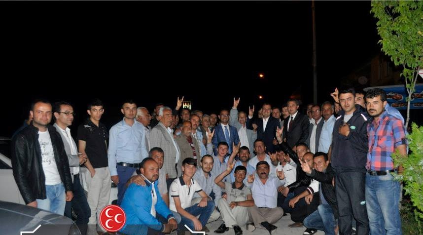 MHP Milletvekili Adayları Bayıraltı bölgesine gece çıkarma yaptı