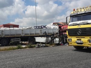 Konya'da İki TIR kafa kafaya çarpıştı