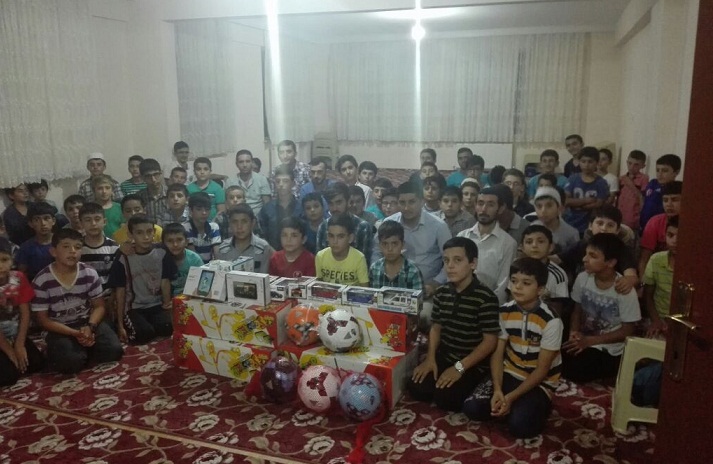 Aksaray Ak Gençlik Minik Hafızları Sevindirdi