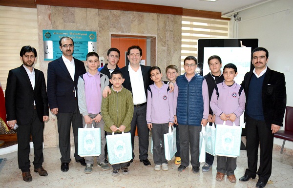 Milli ve Manevi Değerlerine Bağlı Bir Nesil Yetiştirmeliyiz