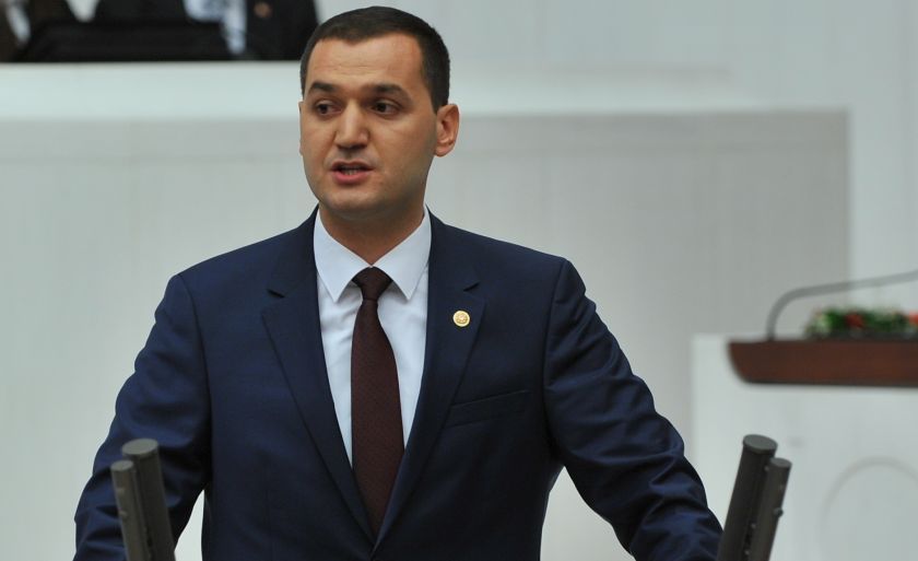 Son Dakika .. Aksaray MHP'de Yaprak Dökümü O da istifa etti