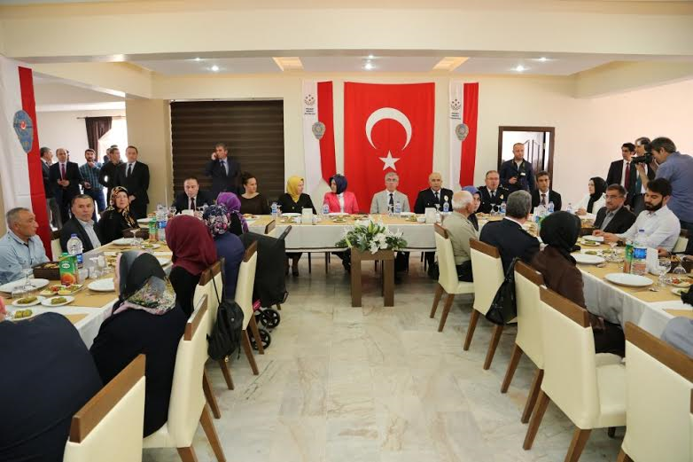 Türk Polis Teşkilatı kuruluşunun 171. yılını kutluyor