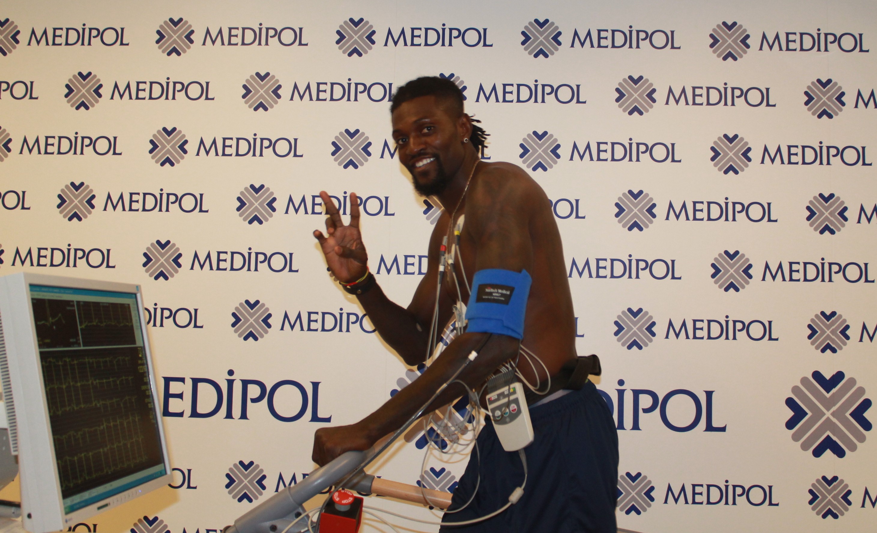 Dünya'ca Ünlü Yıldız Medipol Başakşehir'de