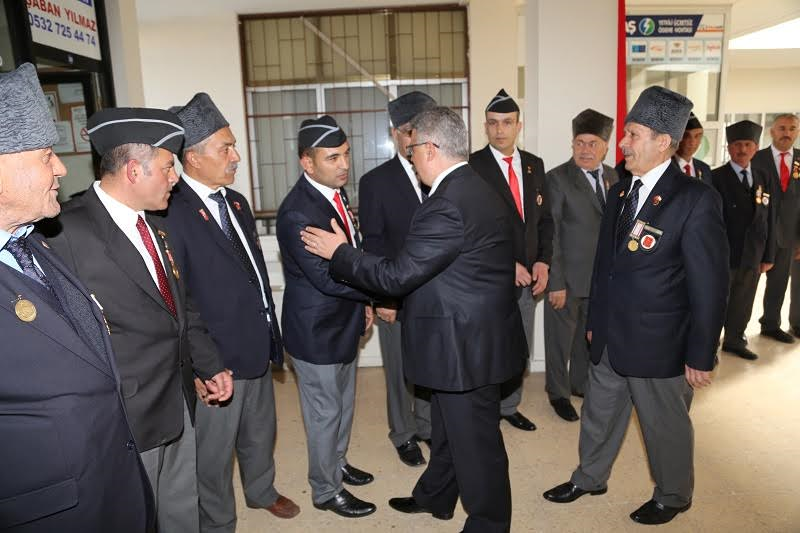 Vali Aykut Pekmez Gazileri ziyaret etti