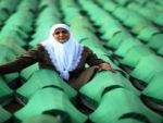 Srebrenitsa Anneleri, Ülke Ülke Gezip Anlatıyor