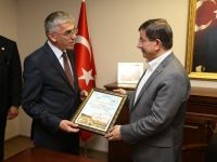 Başbakan Davutoğlu Aksaray valiliğini ziyaret etti