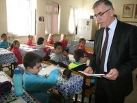 “Başarılı olmak için merak edin, araştırın çok kitap okuyun”